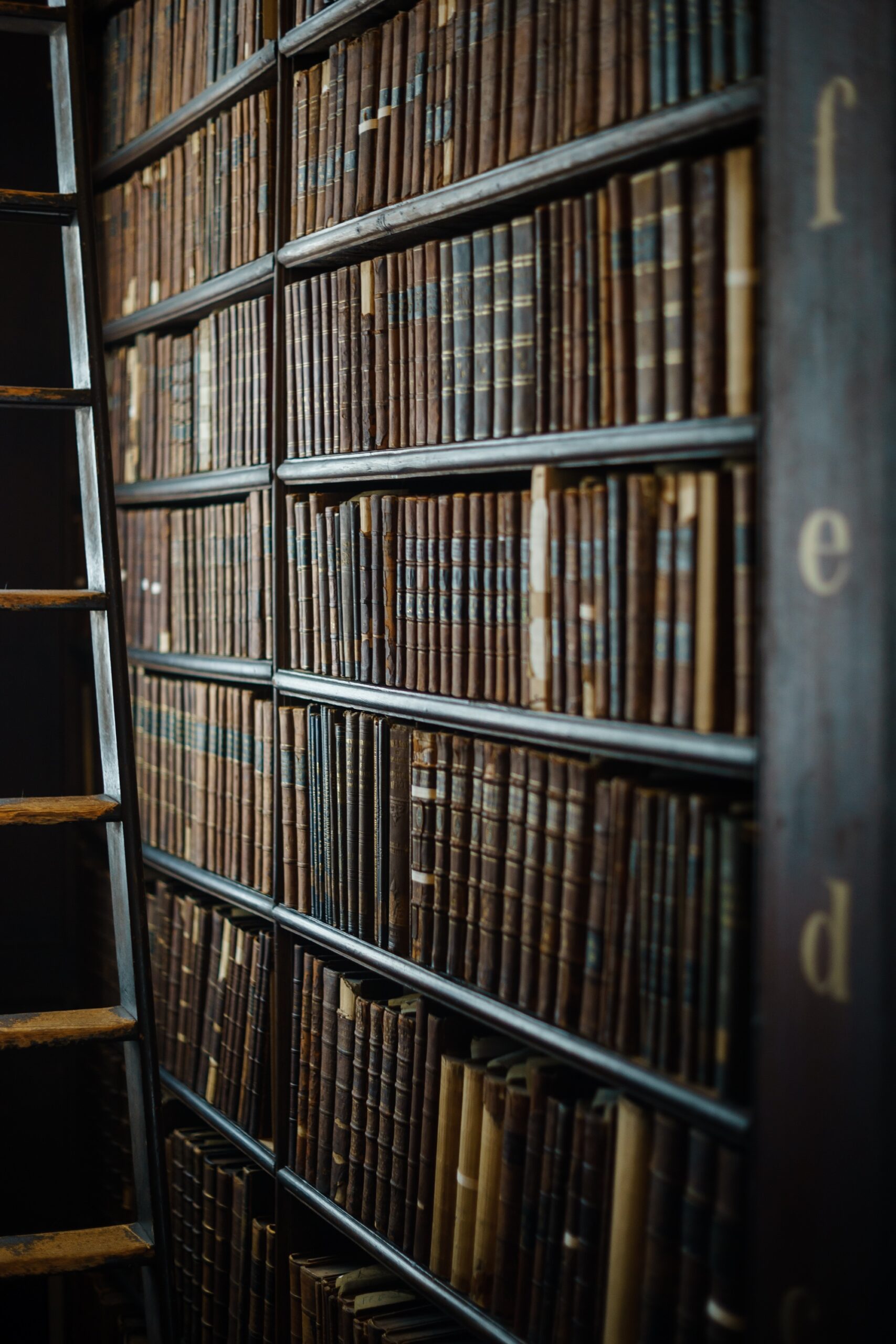 book-building-old-furniture-ladder-bookshelf-130395-pxhere.com Bibliothèque d'anciens livres